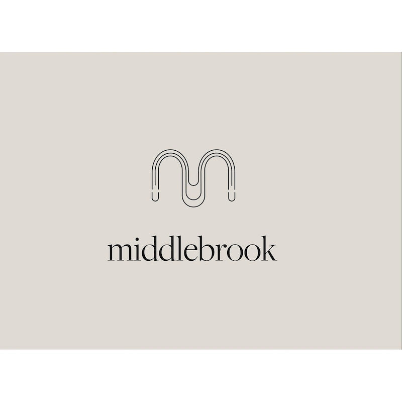 Meuble TV moderne Middlebrook Designs Reeded de 70 po avec rangement ouvert