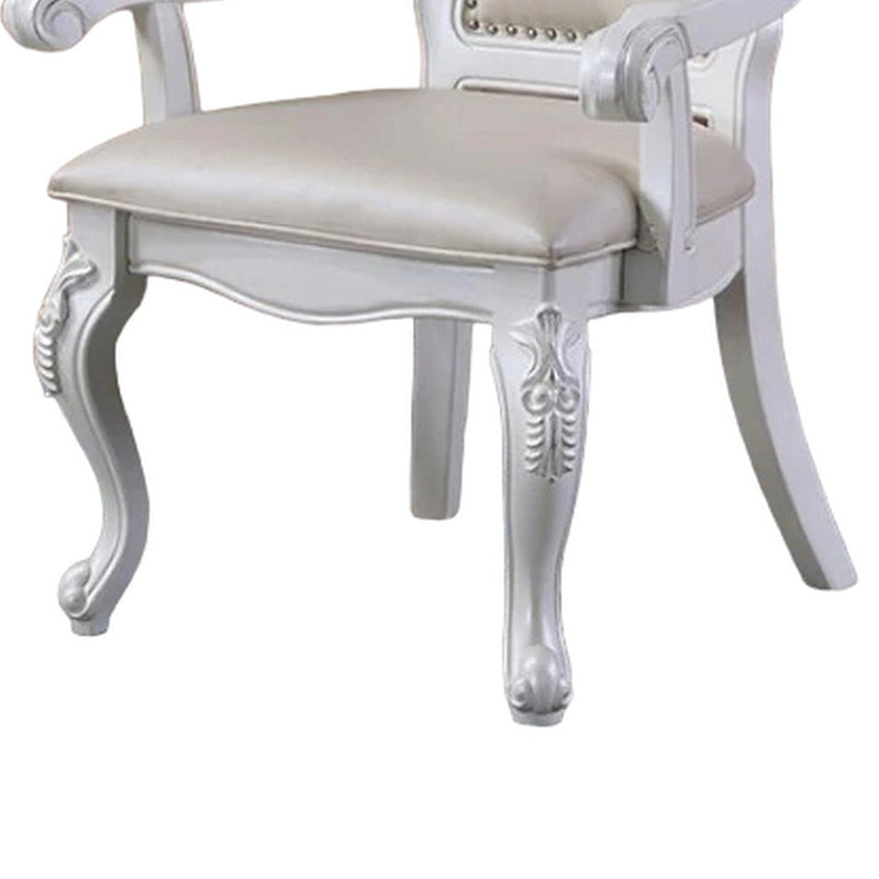 Ensemble de 2 chaises de salle à manger Zenie, piètement cabriole sculpté, similicuir, bois blanc
