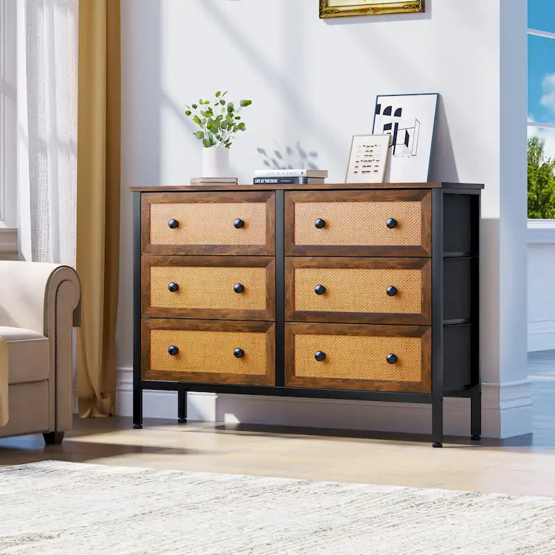 Commode en bois et rotin avec tiroirs
