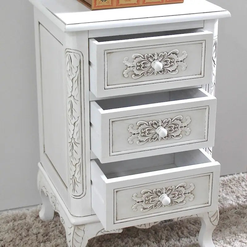 Table d'appoint sculptée en bois Windsor